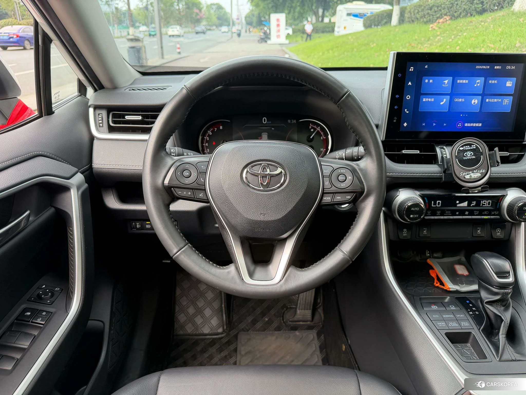 Toyota RAV4 2021 Белый из Китая, фото 2