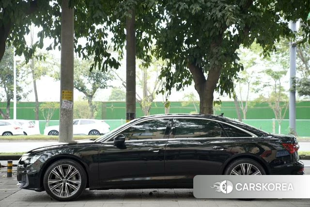 Audi A6L 2021 Черный из Китая, фото 2