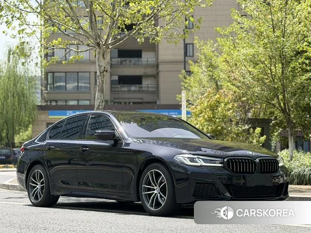 BMW 5 series 2021 Черный из Китая, фото 2