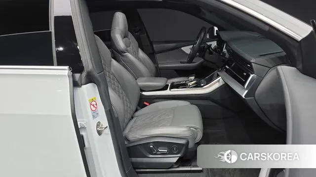 Audi Q8 (4M) 2022 Белый из Кореи, фото 2