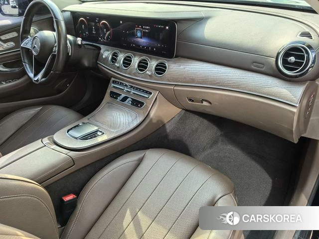 Mercedes-Benz E-Class 2021 Черный из Китая, фото 2