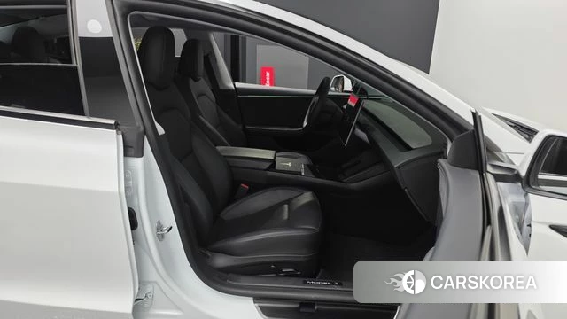 Tesla Model 3 2025 Белый из Кореи, фото 2
