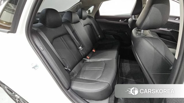 Kia The New K5 3rd generation 2025 Белый из Кореи, фото 2