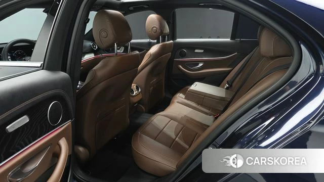 Mercedes-Benz E-Class W213 2023 Синий из Кореи, фото 2