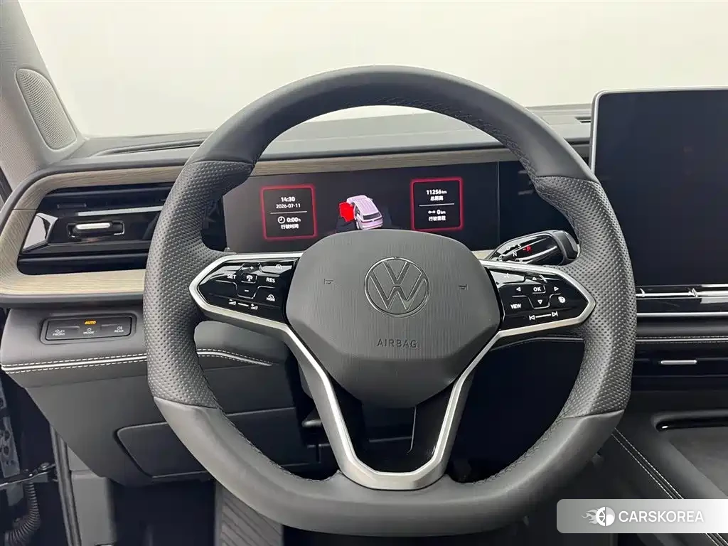 Volkswagen Touareg 2025 Черный из Китая, фото 2