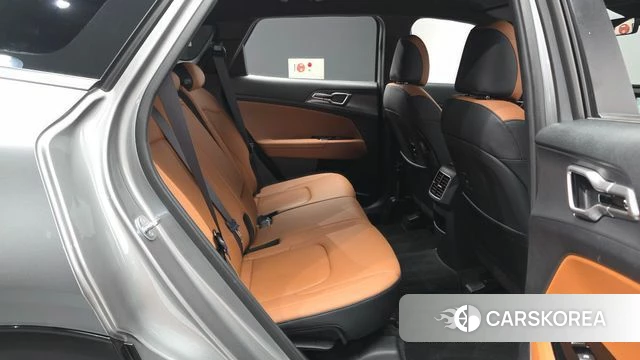 Kia Sportage 5th Generation 2024 Серебристо-серый из Кореи, фото 2