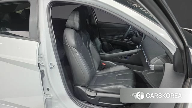Hyundai The New Avante (CN7) 2023 Белый из Кореи, фото 2