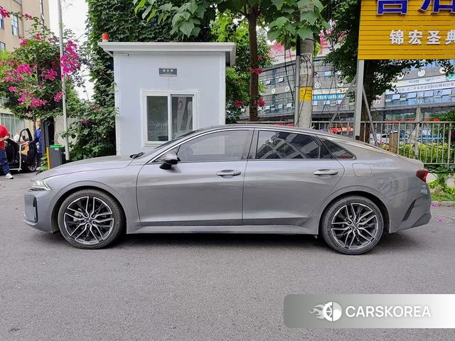 Kia K5 2021 Серебристо-серый из Китая, фото 2