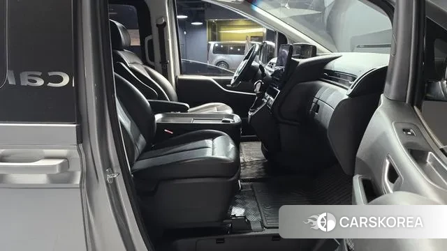 Hyundai Staria 2021 Серебряный из Кореи, фото 2