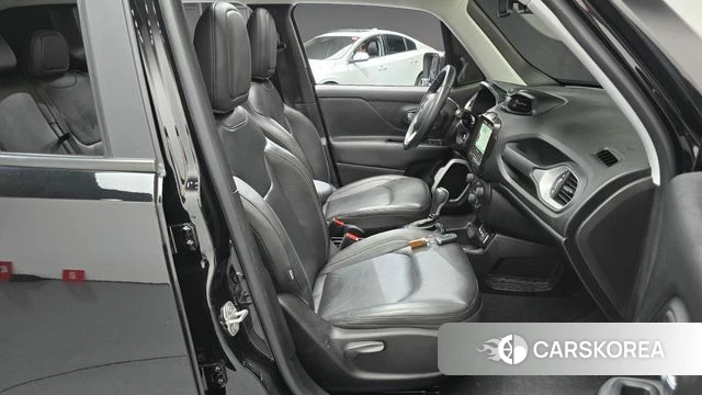 Jeep Renegade 2018 Черный из Кореи, фото 2