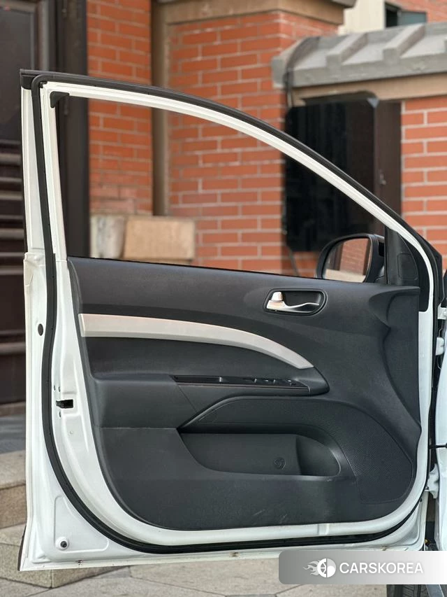Kia KX1 2023 Белый из Китая, фото 2
