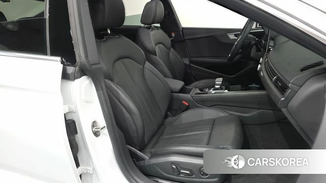 Audi A5 (F5) 2024 Белый из Кореи, фото 2