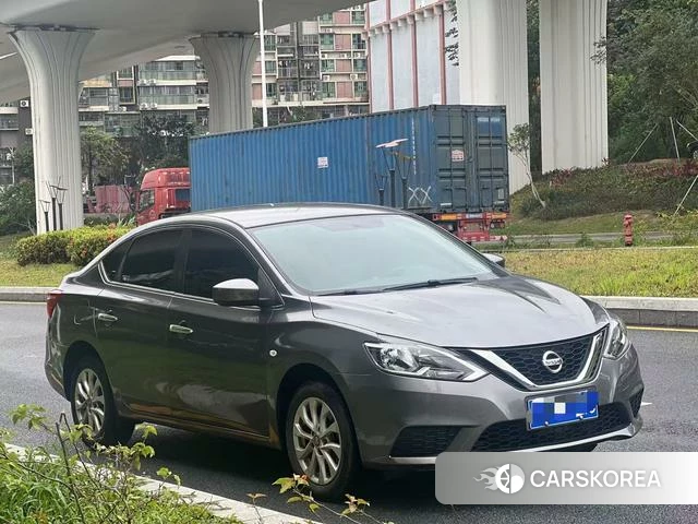 Nissan Sylphy 2023 Серебристо-серый из Китая, фото 2