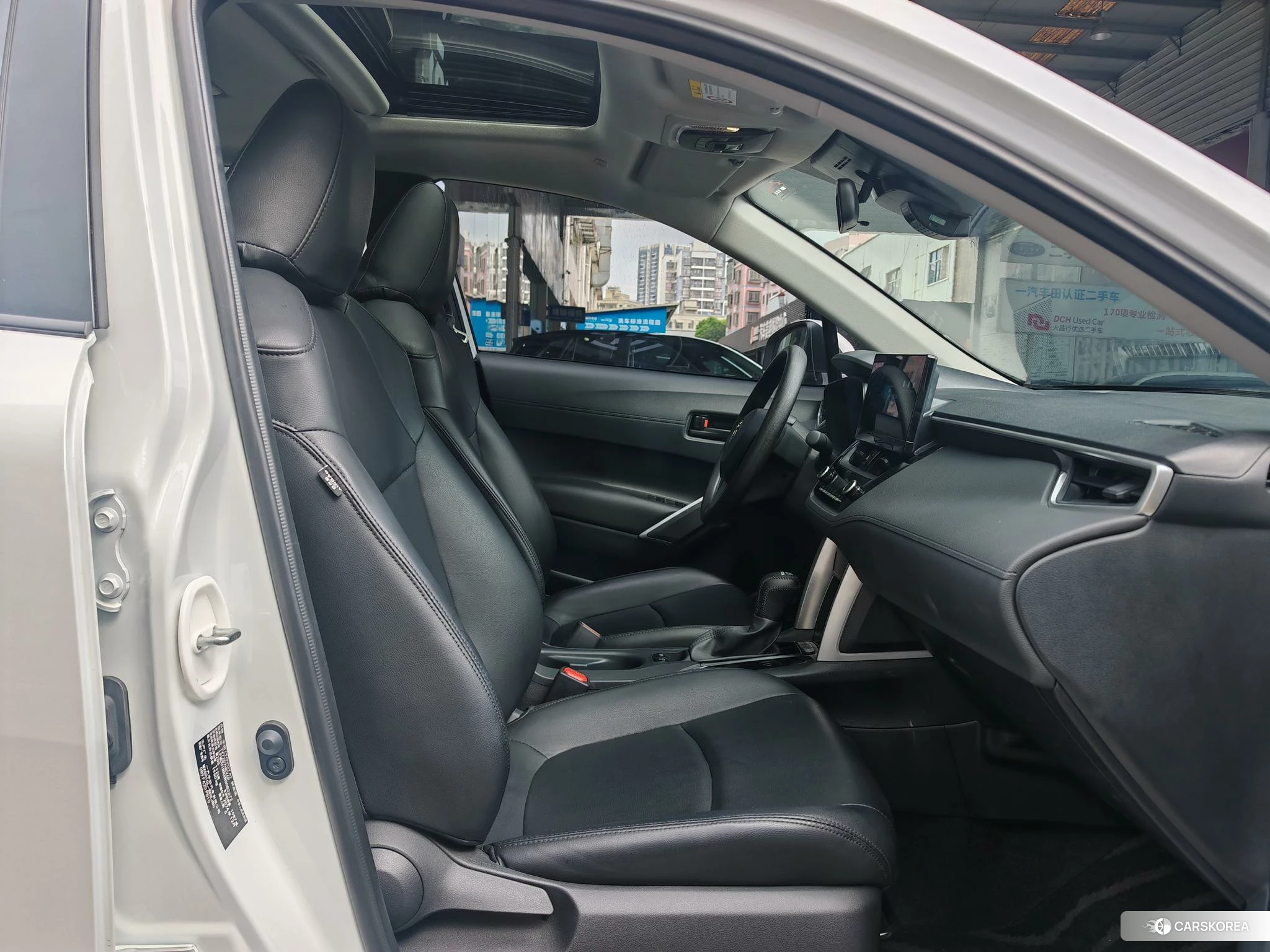 Toyota Corolla 2024 Белый из Китая, фото 2