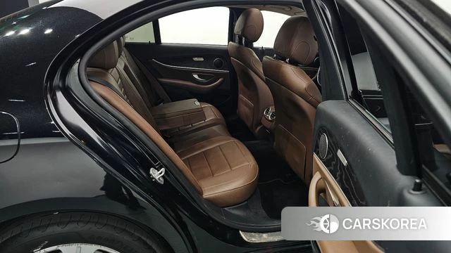 Mercedes-Benz E-Class W213 2018 Черный из Кореи, фото 2