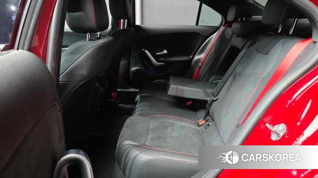 Mercedes-Benz A-Class W177 2024 Красный из Кореи, фото 2