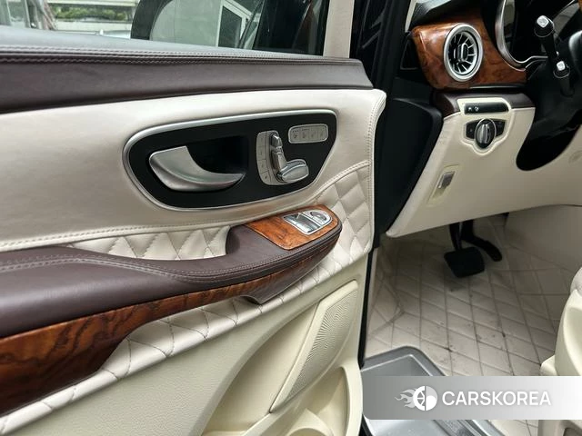 Mercedes-Benz V-Class 2021 Черный из Китая, фото 2