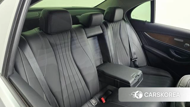 Mercedes-Benz E-Class W213 2020 Черный из Кореи, фото 2