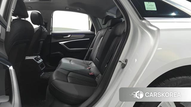 Audi A6 (C8) 2019 Белый из Кореи, фото 2