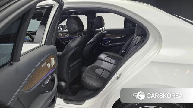 Mercedes-Benz E-Class W213 2021 Белый из Кореи, фото 2