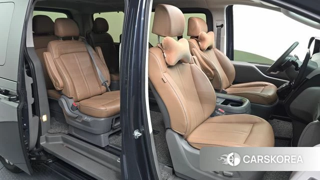 Hyundai Staria 2023 Серый из Кореи, фото 2