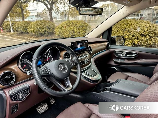 Mercedes-Benz V-Class 2024 Черный из Китая, фото 2