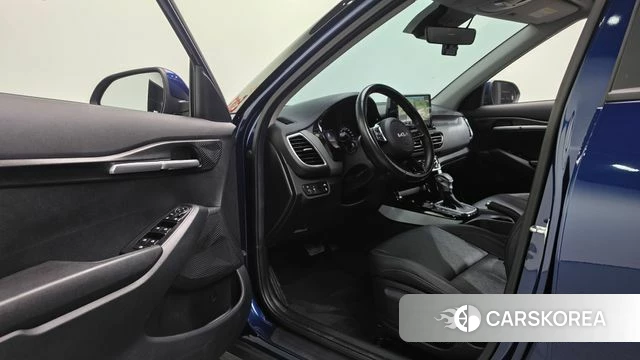 Kia Seltos 2022 Синий из Кореи, фото 2