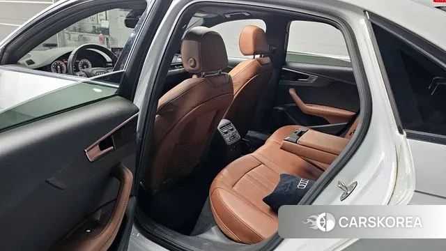 Audi A4 (B9) 2023 Белый из Кореи, фото 2