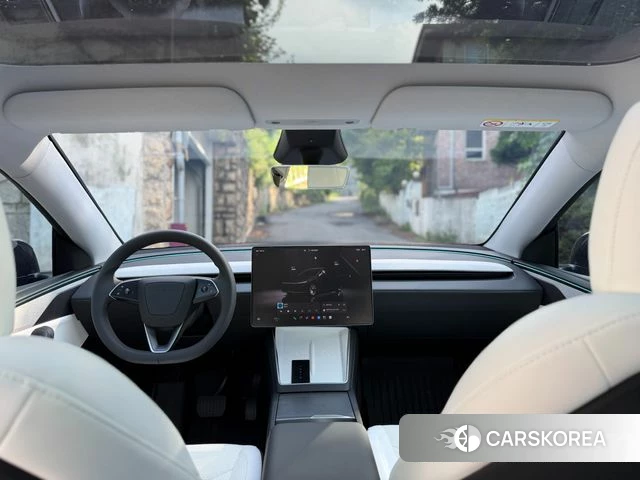 Tesla Model Y 2025 Черный из Кореи, фото 2