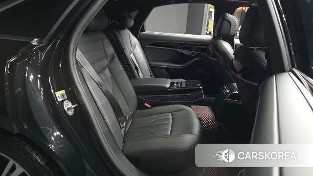 Audi A8 (D5) 2023 Черный из Кореи, фото 2