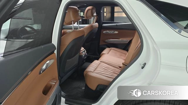 Genesis GV70 2023 Белый из Кореи, фото 2