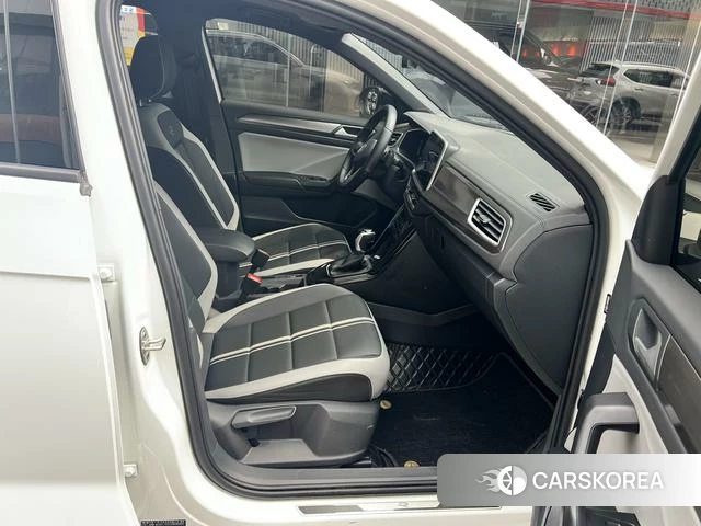 Volkswagen T-Roc 2024 Белый из Китая, фото 2