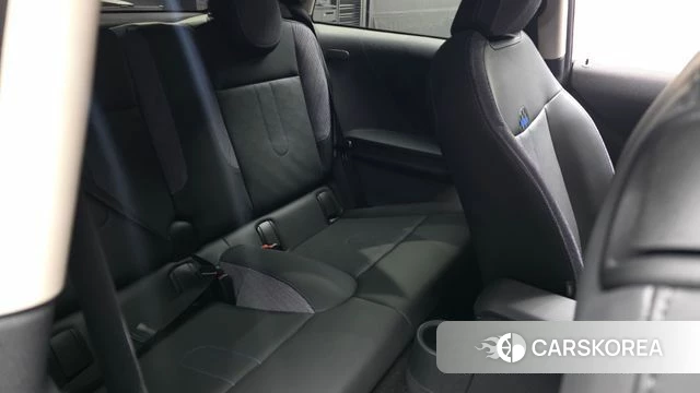 Mini Cooper C 4th generation 2025 Красный из Кореи, фото 2