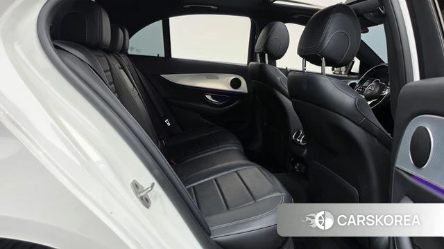 Mercedes-Benz E-Class W213 2019 Белый из Кореи, фото 2