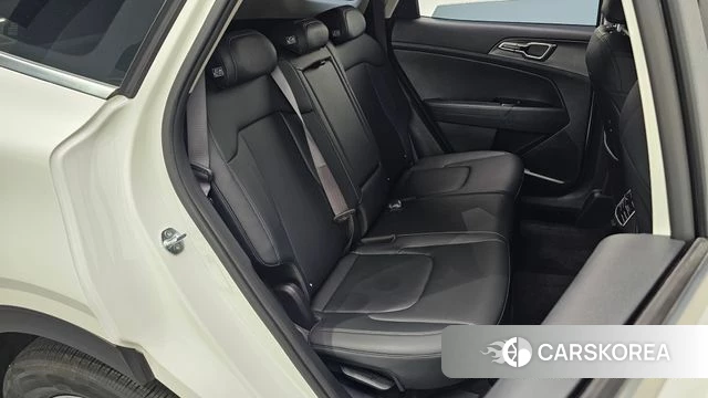 Kia Sportage 5th Generation 2023 Белый из Кореи, фото 2