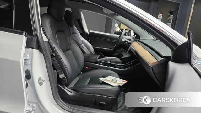 Tesla Model 3 2020 Белый из Кореи, фото 2