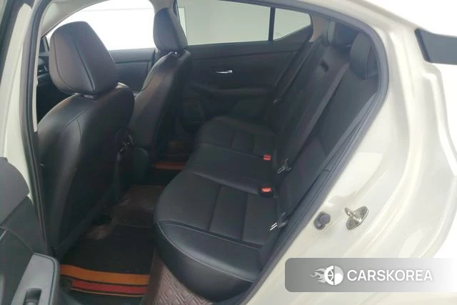 Nissan Sylphy 2022 Белый из Китая, фото 2