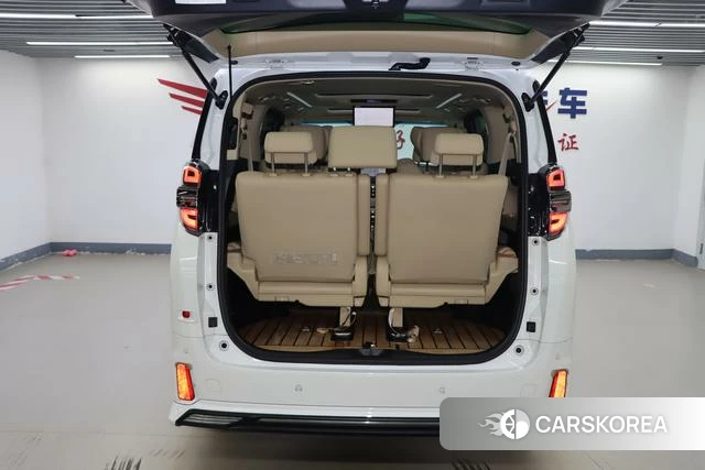 Toyota Vellfire 2023 Белый из Китая, фото 2