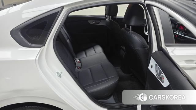 Kia The New K3 2nd generation 2022 Белый из Кореи, фото 2
