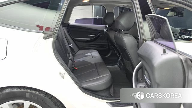 BMW 3 Series GT (F34) 2018 Белый из Кореи, фото 2