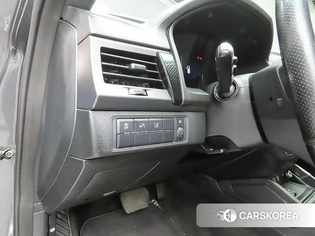 Ssangyong The New Rexton Sports Cannes 2021 Серебристо-серый из Кореи, фото 2