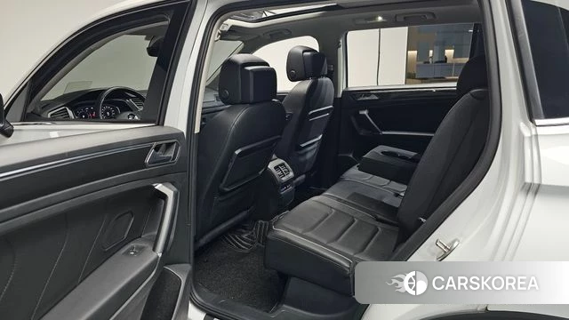 Volkswagen Tiguan Allspace 2020 Белый из Кореи, фото 2