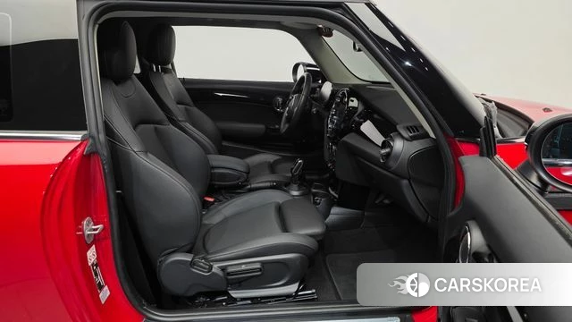 Mini Cooper 2023 Красный из Кореи, фото 2