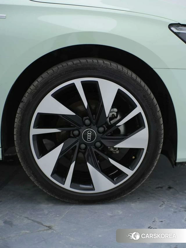 Audi A3 2023 Зеленый из Китая, фото 2