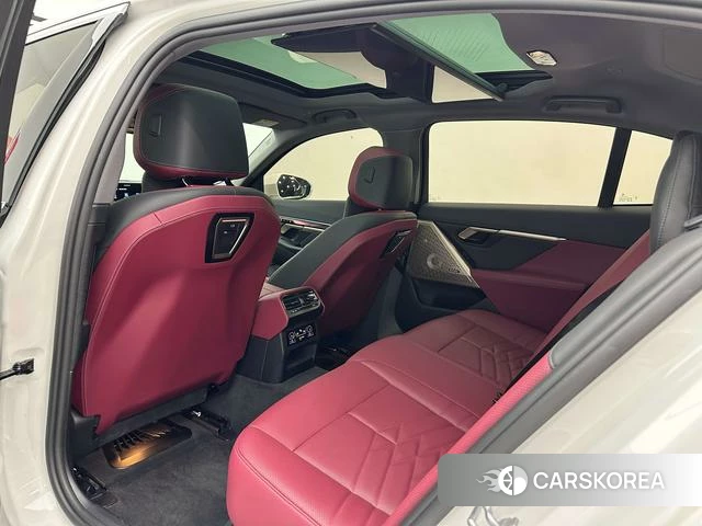 BMW 5 series 2025 Белый из Китая, фото 2