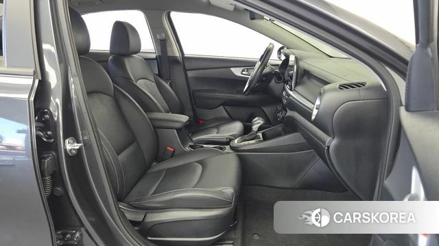 Kia The New K3 2nd generation 2021 Серый из Кореи, фото 2