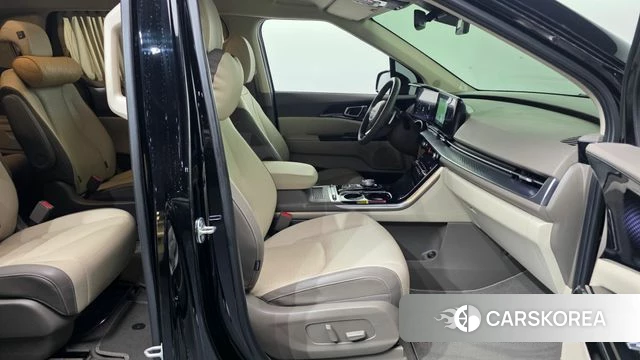 Kia Carnival 4th generation 2023 Черный из Кореи, фото 2