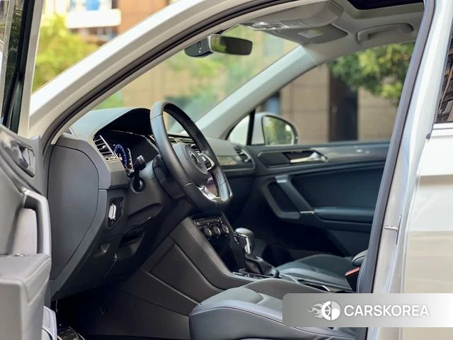 Volkswagen Tiguan L 2021 Белый из Китая, фото 2