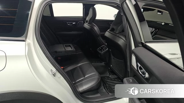 Volvo V60 Cross-Country 2nd Generation 2020 Серебристо-серый из Кореи, фото 2