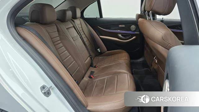 Mercedes-Benz E-Class W213 2019 Белый из Кореи, фото 2